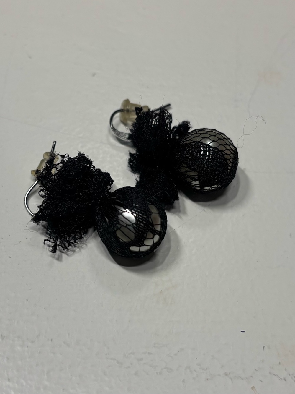Black Lace Tulle Pearls Statement Necklace & Earring Set - Picture 3 of 5